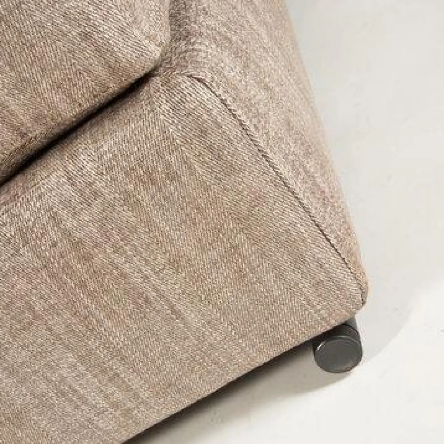 Hocker Zeno Stoff Edison 913 Braun Beige Gestell Metall Brüniert