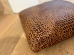 Hockerkissen Ming Leder Aligator Mocca Braun Mit Plaids