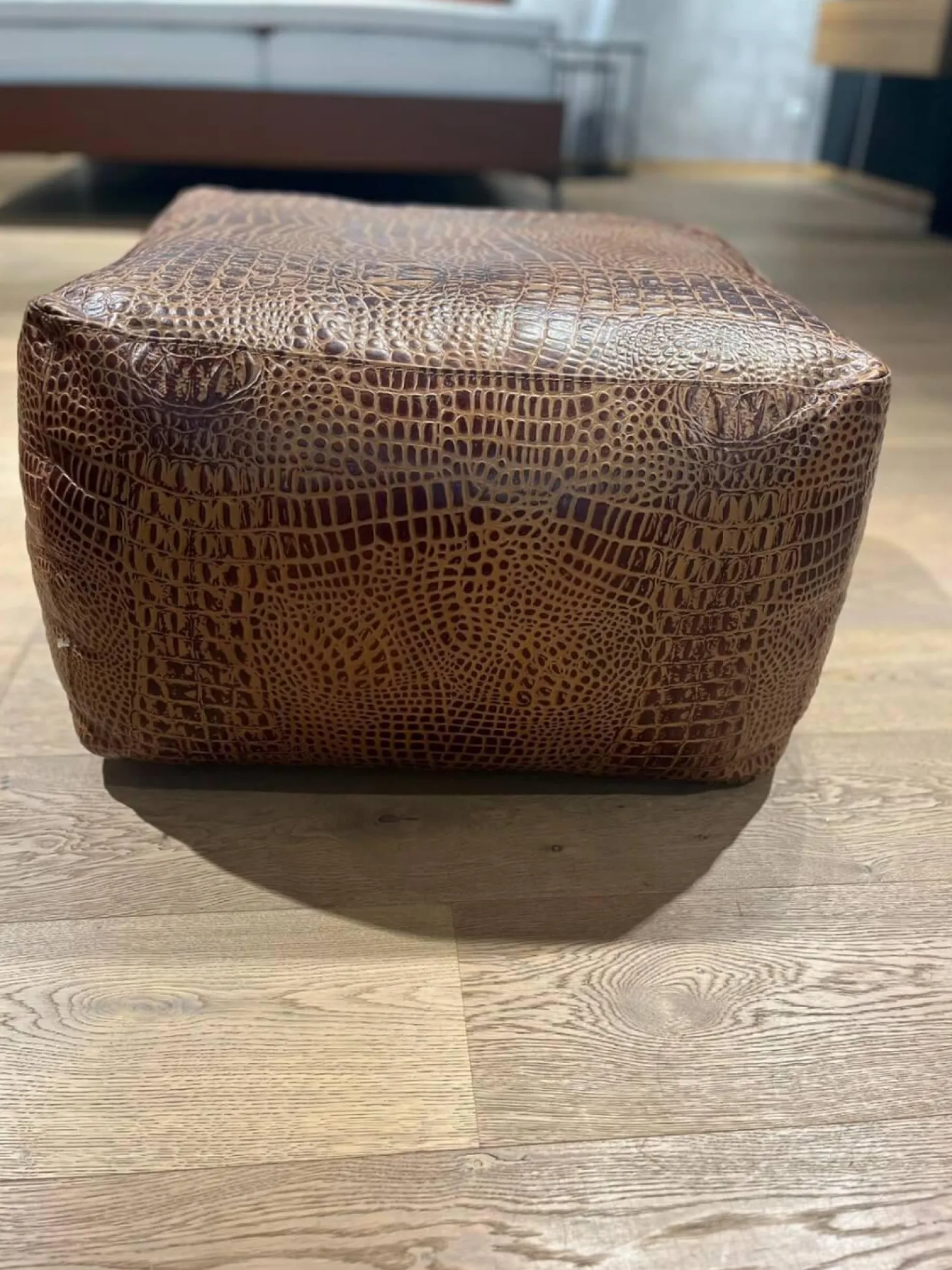 Hockerkissen Ming Leder Aligator Mocca Braun Mit Plaids