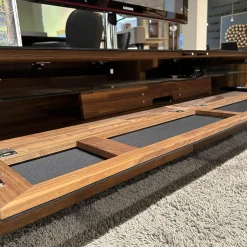 Home-Entertainment Raumteilerkorpus Mit TV-Säule Abdeckplatte Farbglas Schwarz Matt Nussbaum Natur Geölt