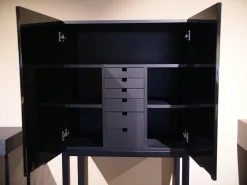 Kabinettschrank Mingkasa Eiche Massiv Eggshell Grau Grün Füße Schwarz Gebeizt Lackiert