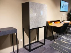 Kabinettschrank Mingkasa Eiche Massiv Eggshell Grau Grün Füße Schwarz Gebeizt Lackiert