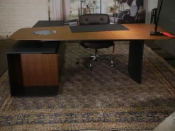 Keypiece Communication Desk Nussbaum Höhenverstellbar Mit Leder Ein- Und Auflagen