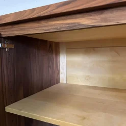 Kleiderschrank Artus Klein Korpus Astiger Nussbaum Innen Birke Natur Geölt Glas Dunkelgrau Matt