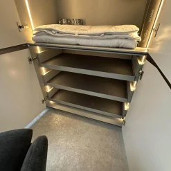 Kleiderschrank Collect Außen Lack Greige M08 Matt Weiß Grau Innen Lack Muschel M23 Matt Beige Grau Mit Beleuchtung