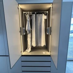Kleiderschrank Collect Außen Lack Greige M08 Matt Weiß Grau Innen Lack Muschel M23 Matt Beige Grau Mit Beleuchtung