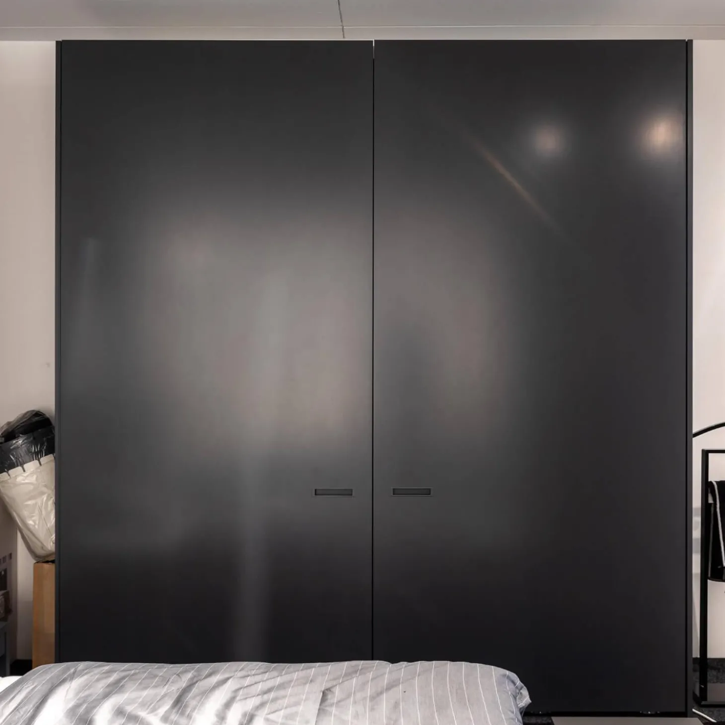 Kleiderschrank Collect Planfront M21 Anthrazit