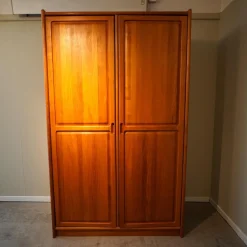 Kleiderschrank K6 Mit 2 Türen Teakholz