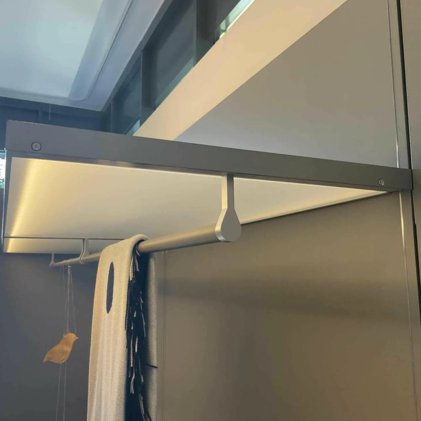 Kleiderschrank Offene Ankleide Collect Lack Muschel mit Beleuchtung