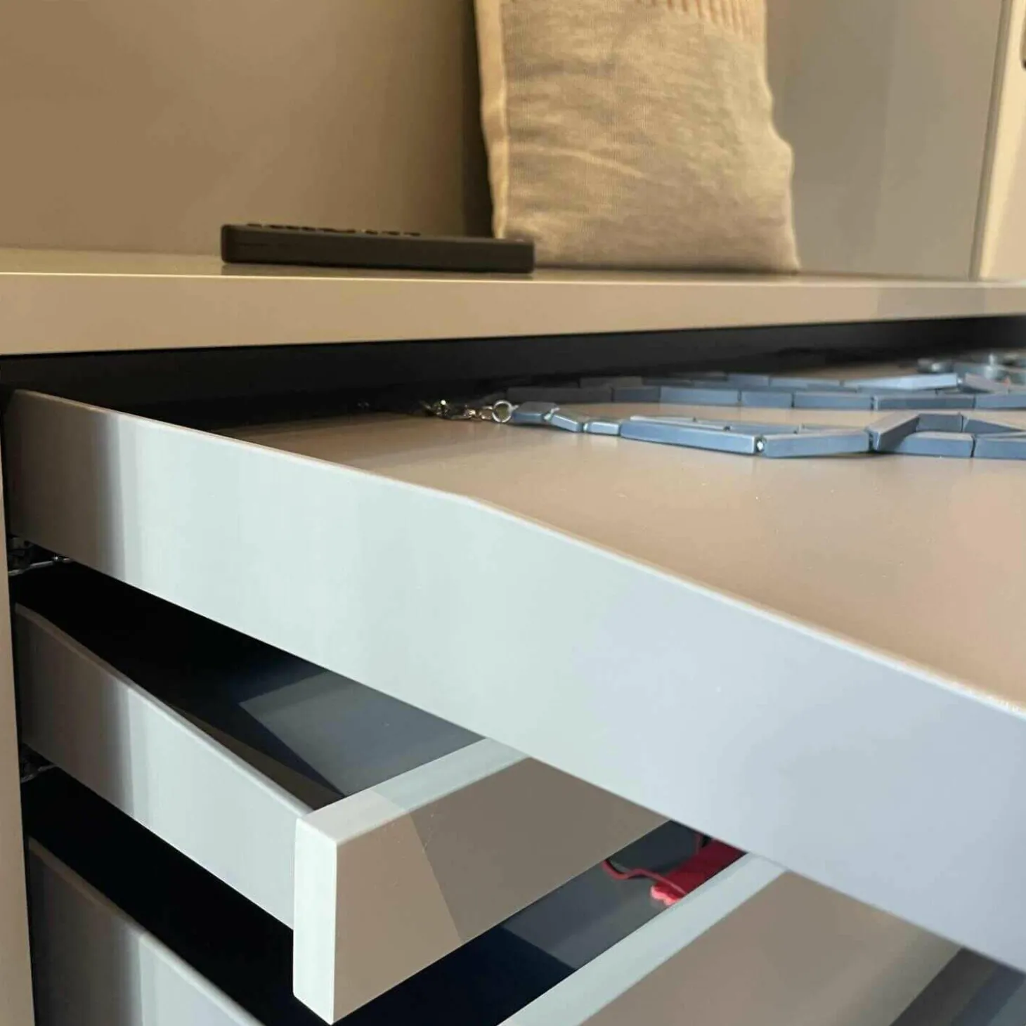 Kleiderschrank Offene Ankleide Collect Lack Muschel mit Beleuchtung