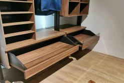 Kleiderschrank Refugium Nussbaum Dunkel Oberfläche Alu Bronze mit Hängekommode