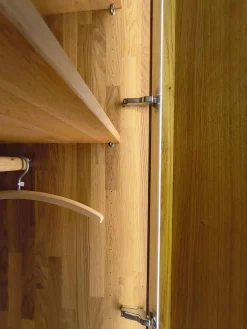 Kleiderschrank Valore Eiche Natur Geölt Front Farbglas Mittelgrau Matt Korpus Buche Mit Beleuchtung