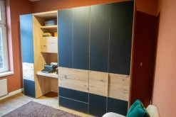 Kleiderschrank Valore Front Glas Schwarz Matt Korpus Eiche Weißgeölt Mit Schreibtischelement