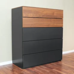 Kommode Cubo Lack Cosmos Schwarz 436 Laden und Abdeckplatte Nussbaum