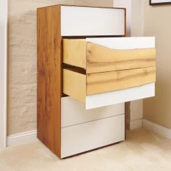 Kommode Farn Mit Baumkante Korpus Massiv Nussbaum Glasfront Optiwhite RAL 9010 Matt