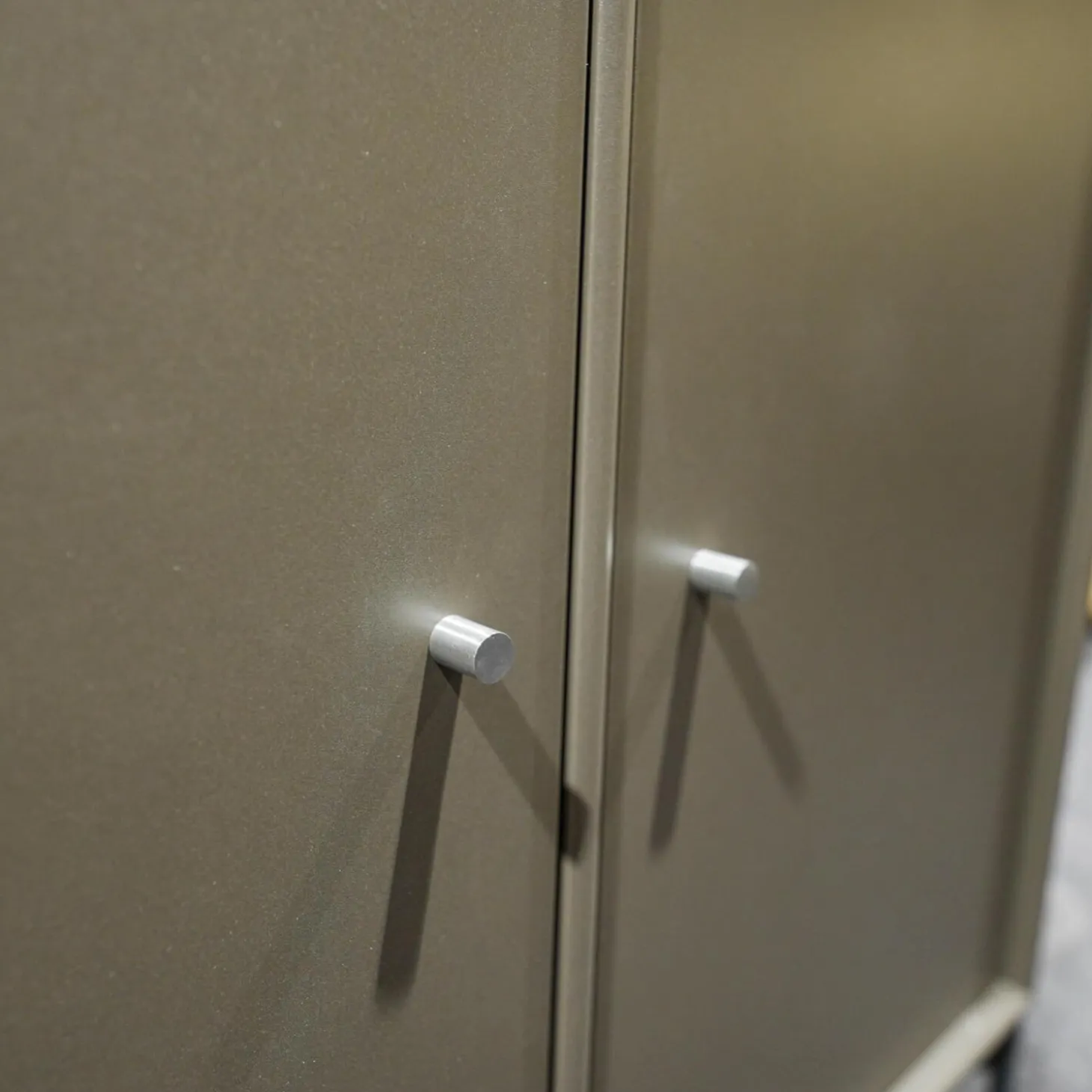 Kommode Montana Modell 1111 Ausführung Lack Coffee