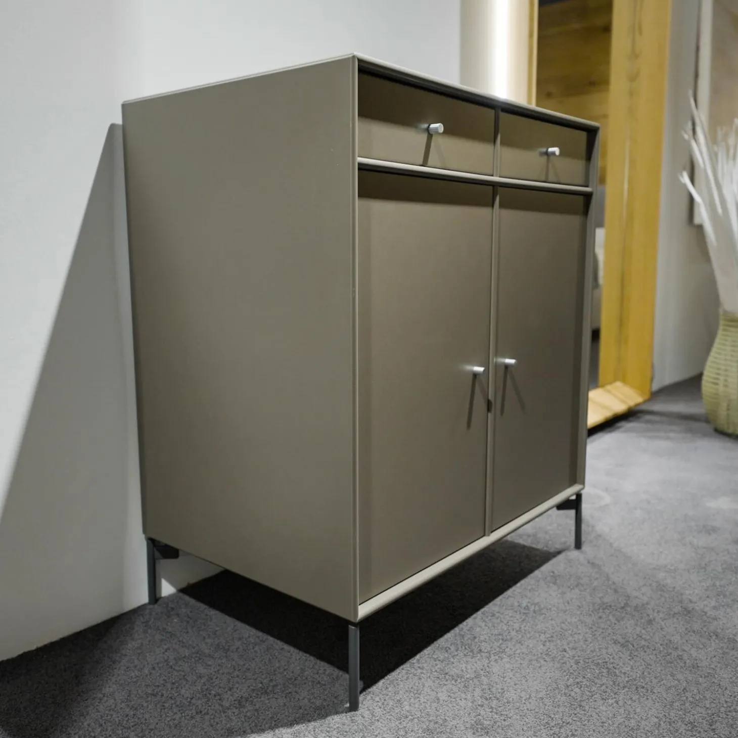 Kommode Montana Modell 1111 Ausführung Lack Coffee