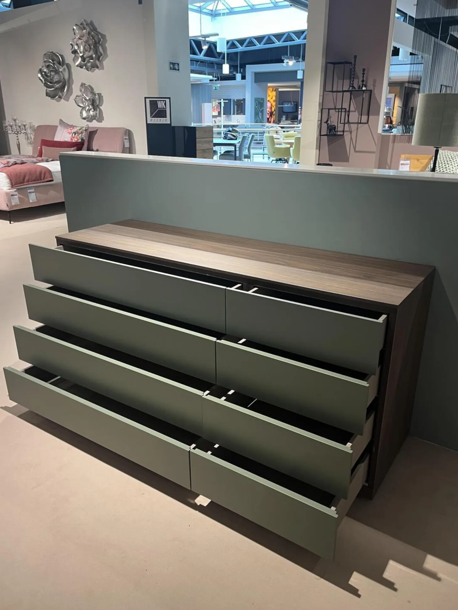 Kommode Night Collection 2022 Easy Front Lack 342 Fogia Matt Grün Korpus Nussbaum 72 Noce