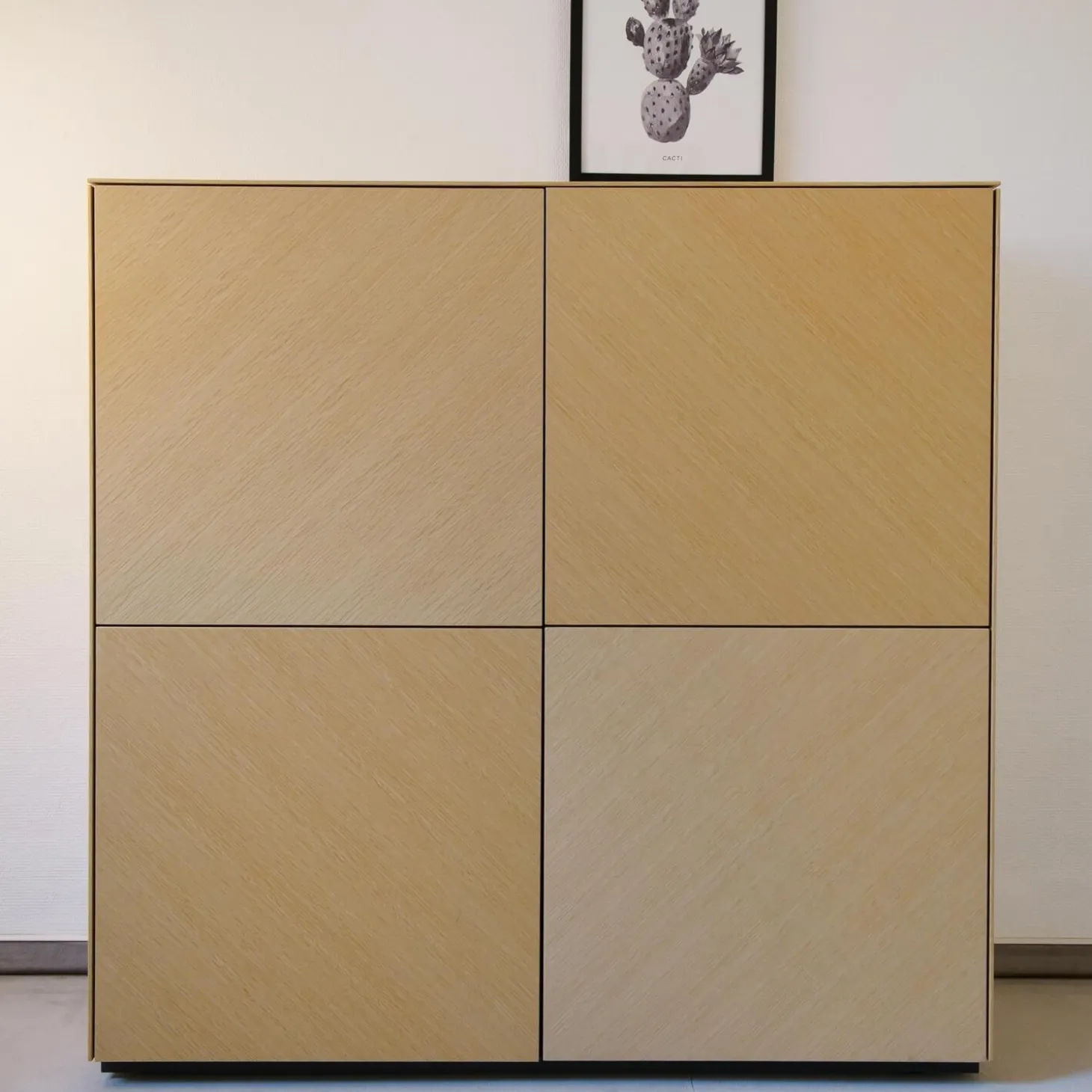 Kommode Soma Innenkorpus Lack Matt Graphit Eiche Furnier Hell