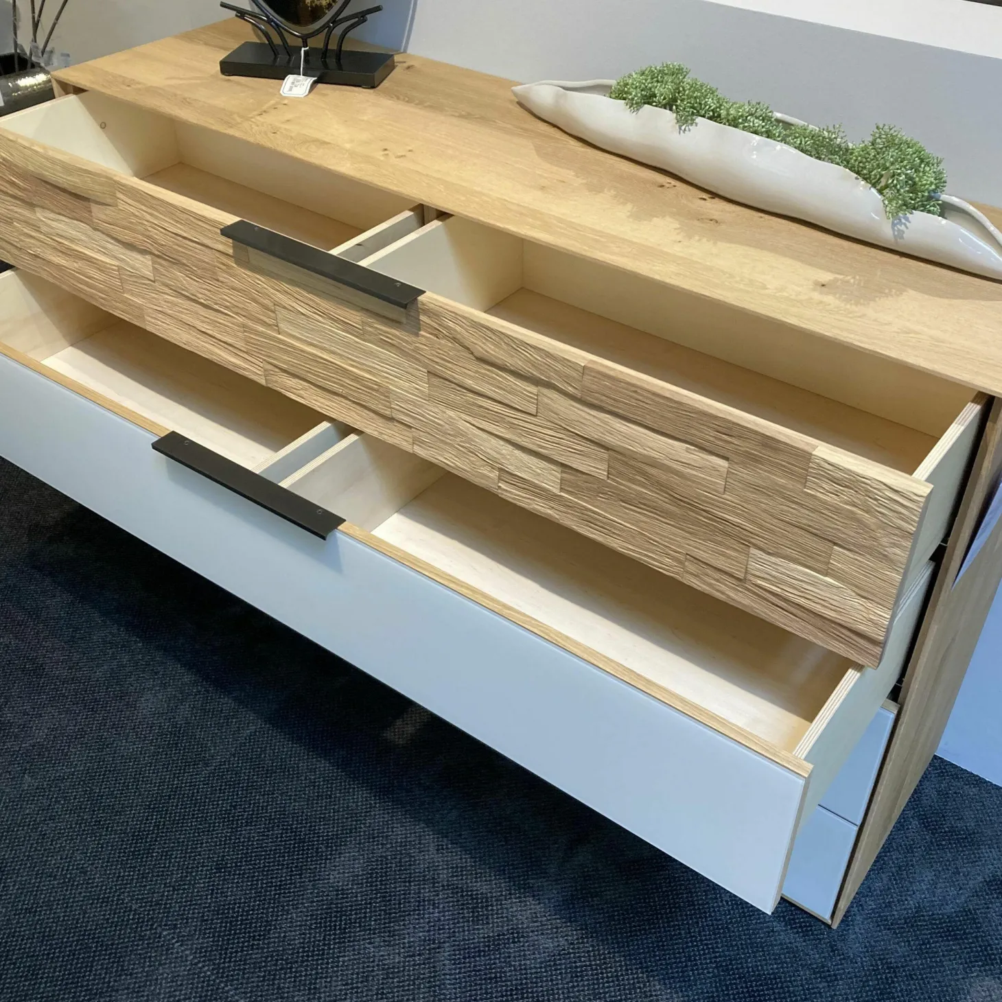 Kommode WSM2800 Wildeiche Soft Gebürstet Mattglas Magnolie 4 Schubkästen