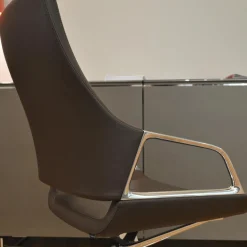 Konferenzsessel 301/5 Graph Leder 74/16 Dunkelbraun Gestell Verchromt