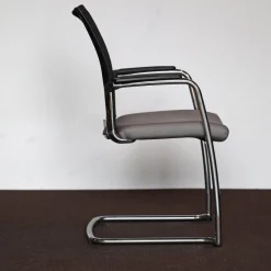 Konferenzsessel Freischwinger Mit Armlehnen Bezug Stoff 31/2000 Silbergrau Verchromt