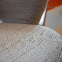 Konferenzstuhl Saarinen Stoff Rivington Beige Gestell Eiche Natur