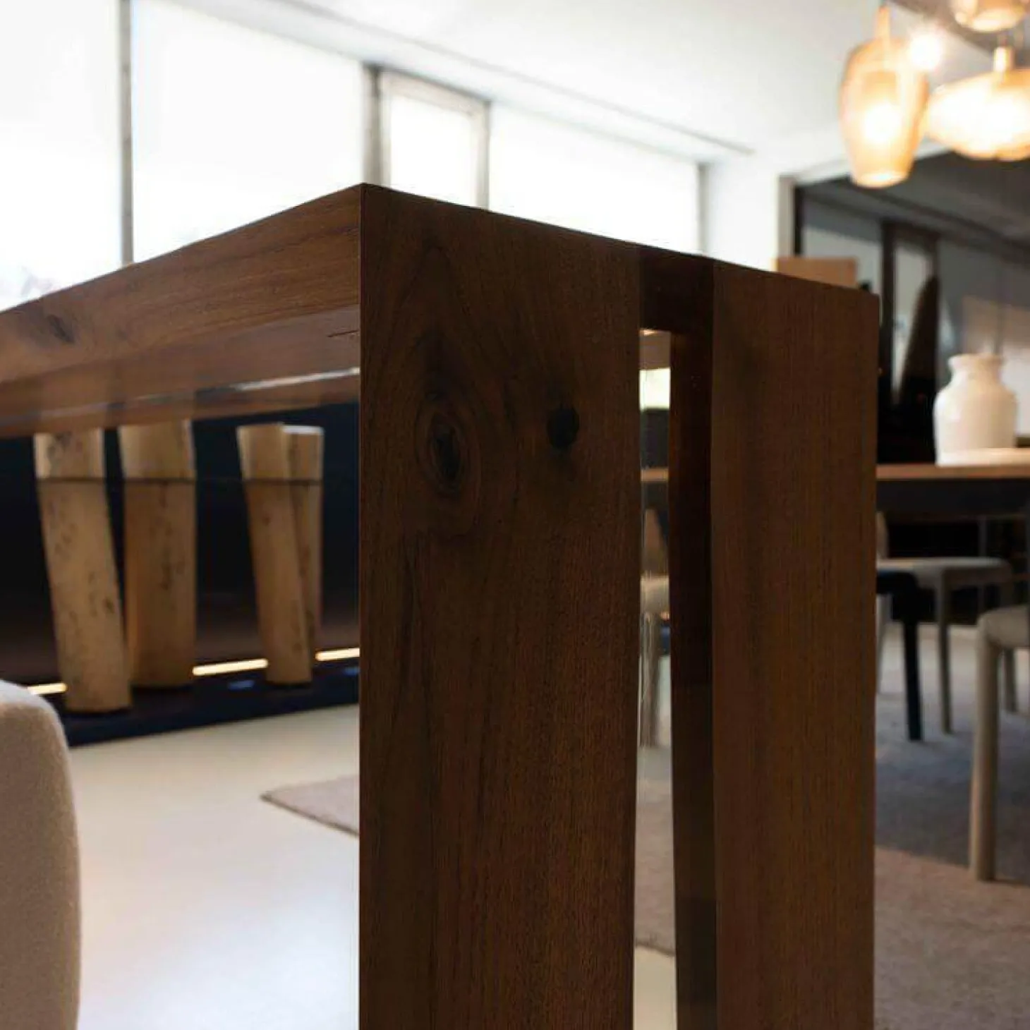 Konsole Frame Resin Nussbaum Mit Knoten Spalten Mit Transparentem Kunstharz Gefüllt