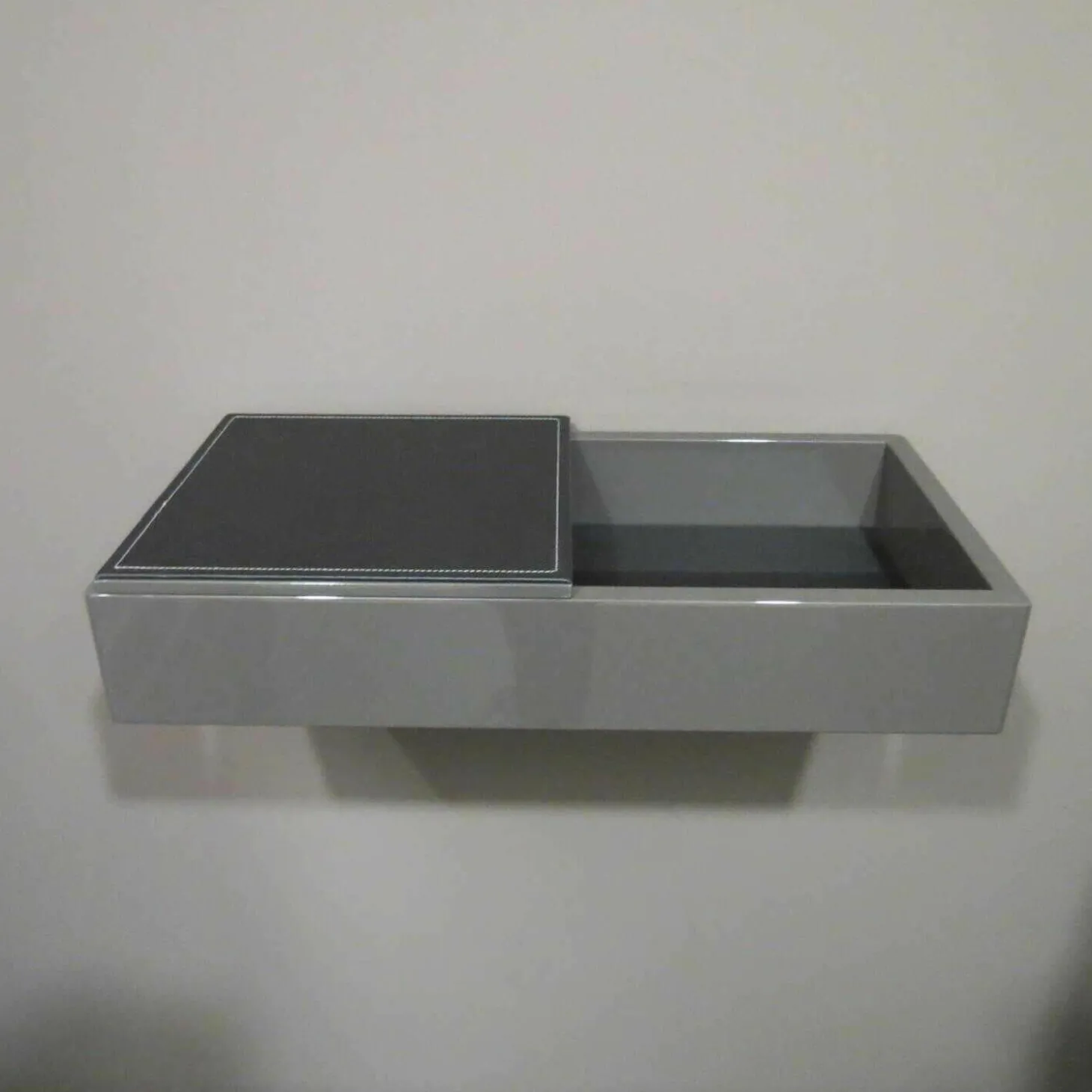 Konsole Hesperide 105 Granit Hochglanz 130 Leder Schwarz