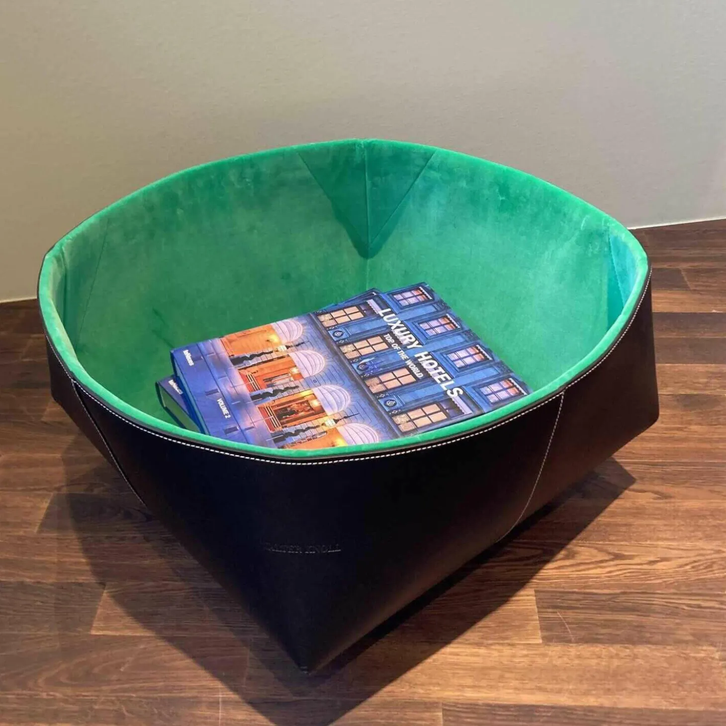 Korb 192-B1 Isanka Außen Leder Saddle Black Innen Stoff Grass Green