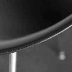 Lago Armlehnstuhl Leder Schwarz Beine Aluminium Poliert Mit Kunststoff-Rundgleitern