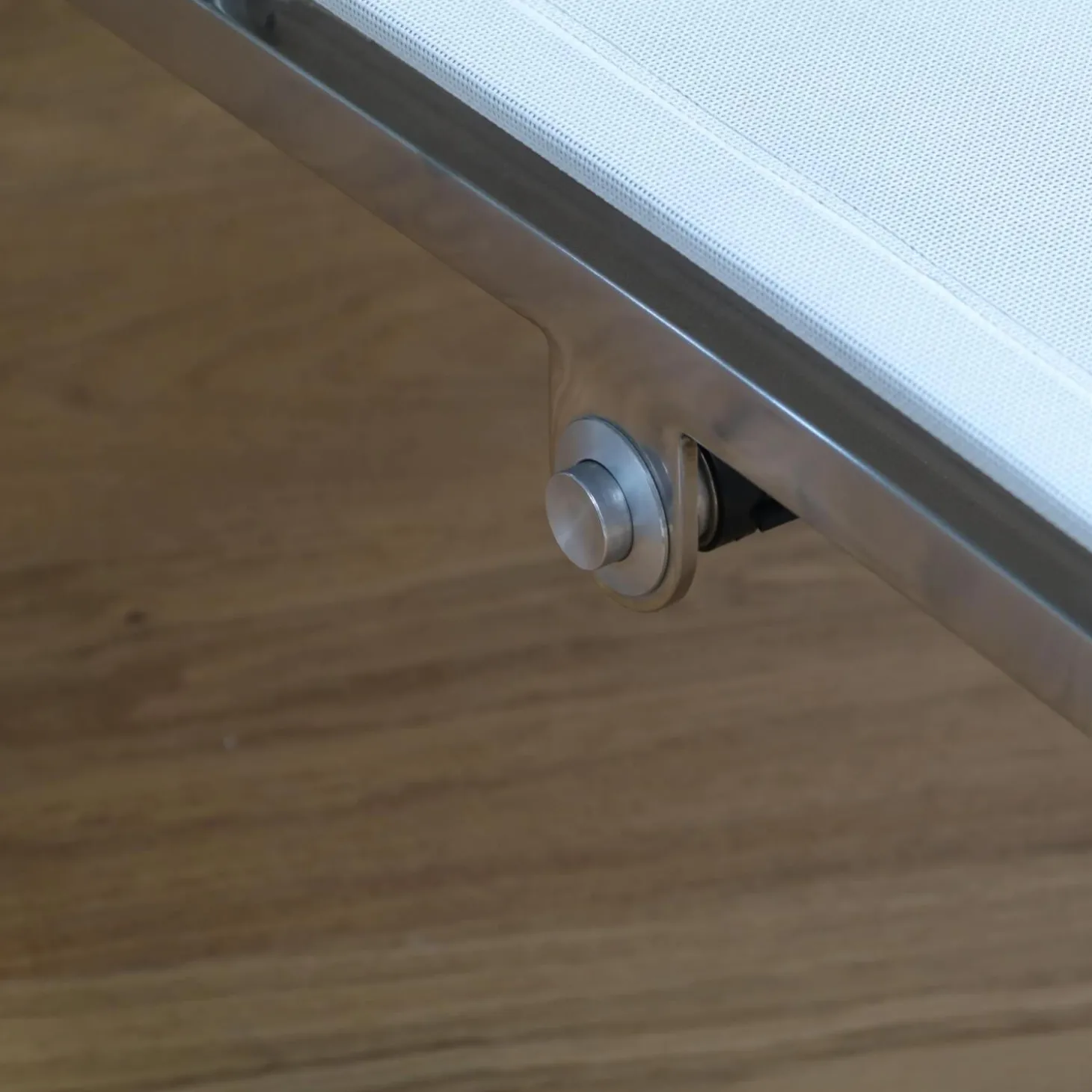 Liege Ocean Club Bezug Gewebe Batyline Weiß Gestell Edelstahl Poliert Verstellbar