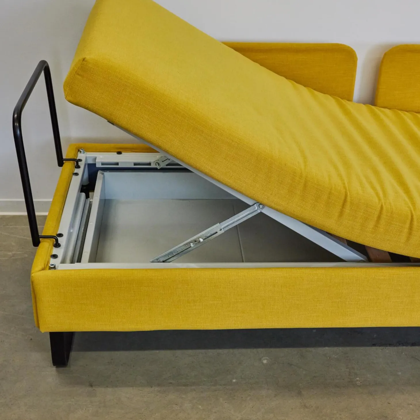 Liege Singolo Stoff Faro Gelb Fuß Schwarz Mit Bettkasten
