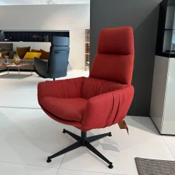 Lounge Sessel Faye Casual Stoff Rohi Credo Lampion Rot 4 Fuß Sterngestell Drehbar Struktur Schwarz mit Hocker