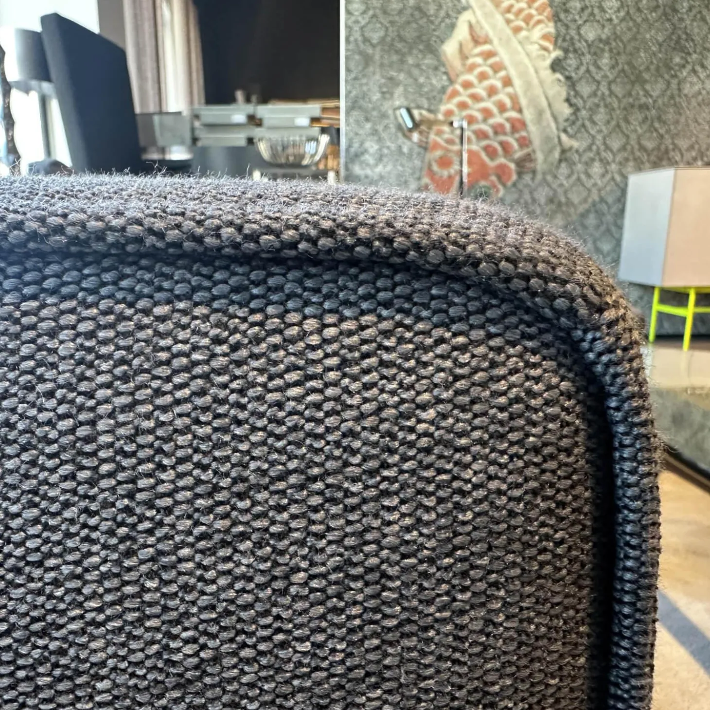 Lounge Sofa Mell Stoff 9131 Anthrazit Gestell M20 Schwarz Lackiert Inklusive Kissen Und Rolle