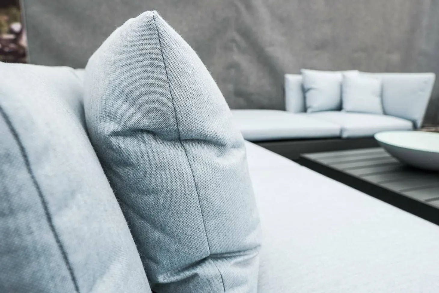 Loungegruppe Boxx Polster Stoff Bombay Deluxe Pastel Blue Blau Gestell Aluminium Anthrazit Inklusive Tisch