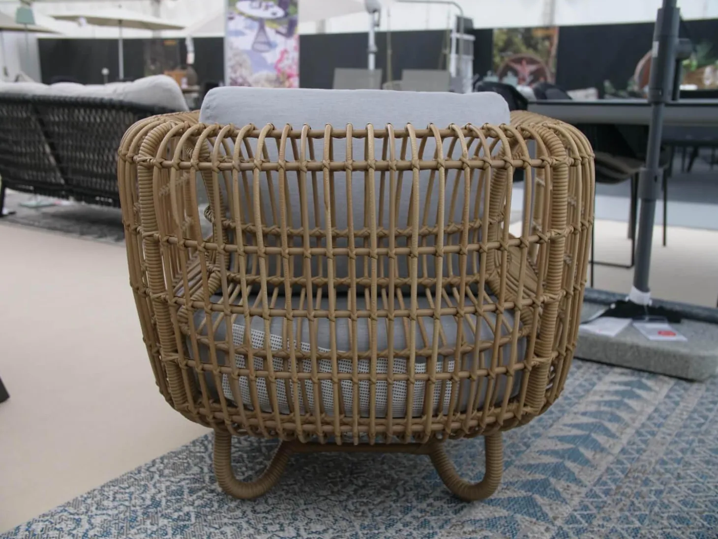 Loungesessel Nest Stoff Natte Light Grey Gestell Faser Natural