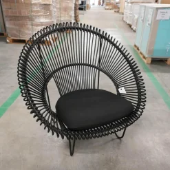 Loungesessel Roy Cocoon Outdoor Kissen Bezug Sunbrella Schwarz Geflecht Polyethylen Schwarz Untergestell Stahl Schwarz