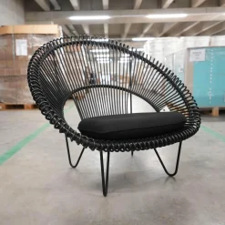 Loungesessel Roy Cocoon Outdoor Kissen Bezug Sunbrella Schwarz Geflecht Polyethylen Schwarz Untergestell Stahl Schwarz