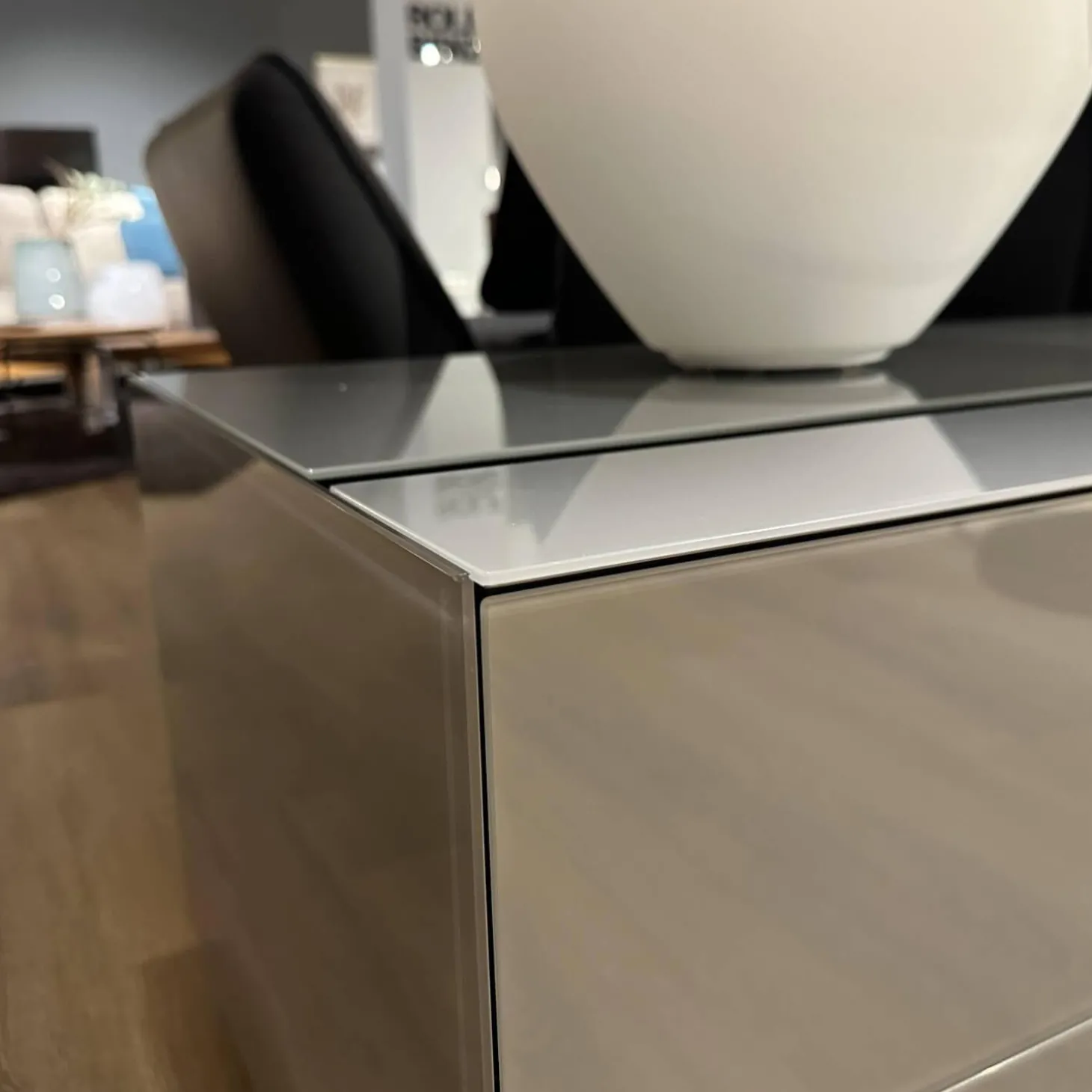 Lowboard Cocoon Glas Cement Grau Stofffront Graphite Grau Inklusive TV-Halterung