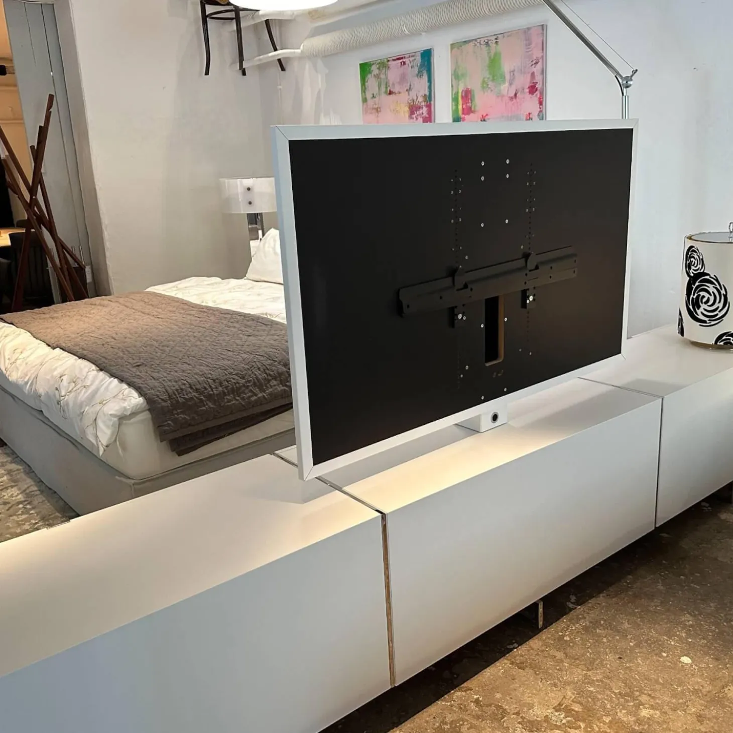 Lowboard Matrix Leder Weiß 13 Inklusive TV Einsatz Mit Kadelabdeckung