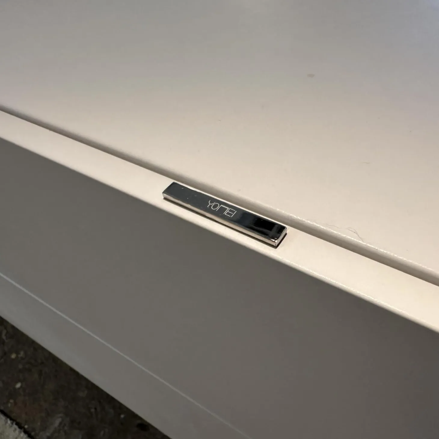 Lowboard Matrix Leder Weiß 13 Inklusive TV Einsatz Mit Kadelabdeckung