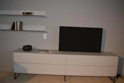 Lowboard mit Wandpaneelen WK 418 Zola Platte Glas Lackiert 407 Front Glattlack Steingrau Kufe Schwarz