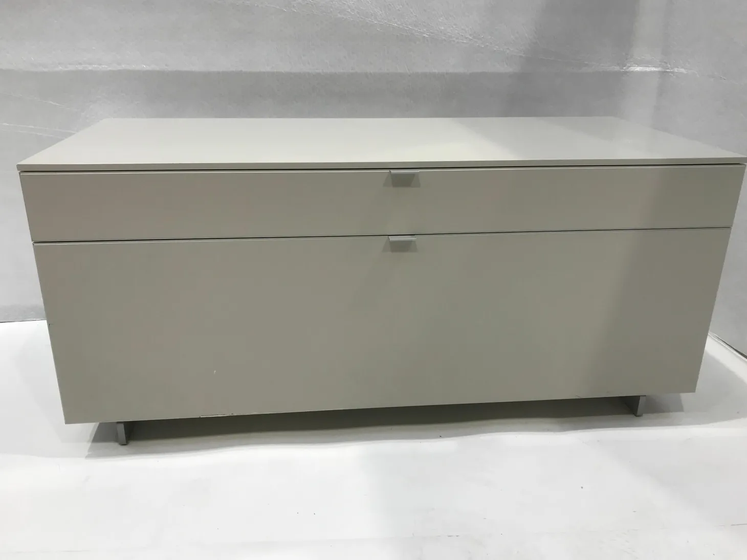 Lowboard Side Lack Matt P21 Mud Grau Beige Frontprofile Alu Chom Matt