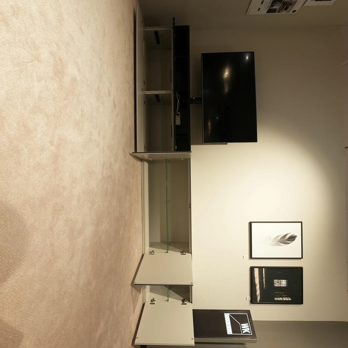 Lowboard Soma 1312 Phonoschrank Lack Lichtgrau Drehsäule Schwarz