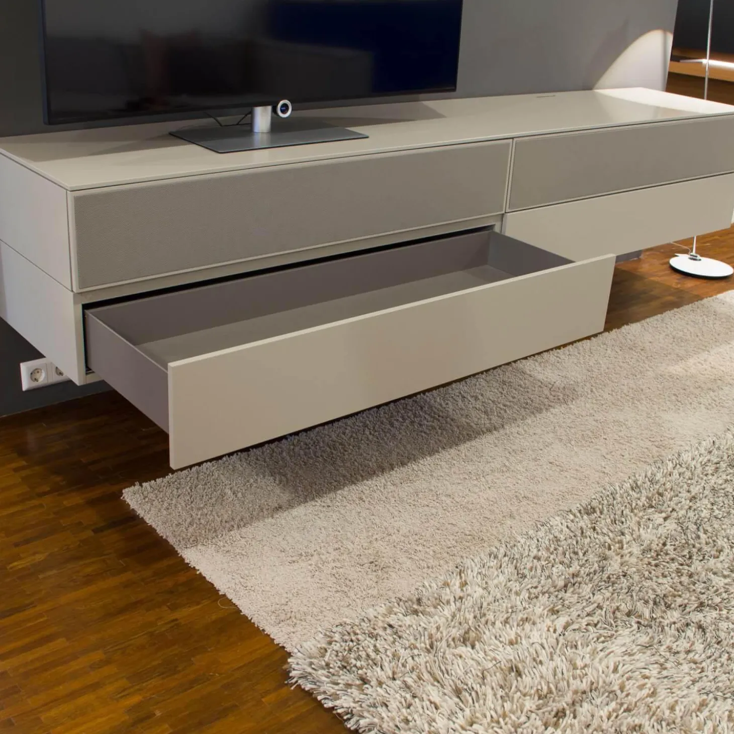 Media Modul Wandhängend Lack Muschel M23