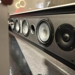 Medienmöbel Front Glas Korpus Schwarz Oberfläche Gepolstert