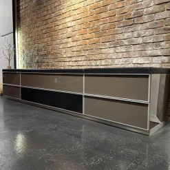 Medienmöbel Front Glas Korpus Schwarz Oberfläche Gepolstert