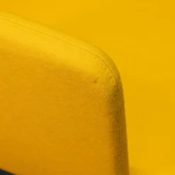 Mehrzweckstuhl Pepe Filzbezug Gelb Kufengestell Verchromt