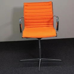 Mehrzweckstuhl Season Slim Naturleder Orange Kreuzfuß Chrom